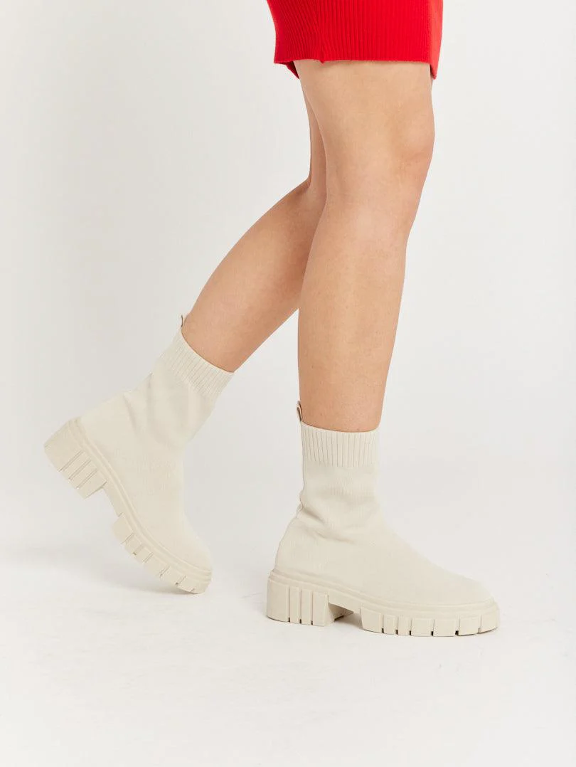 Bottines chaussettes blanches - Image 9