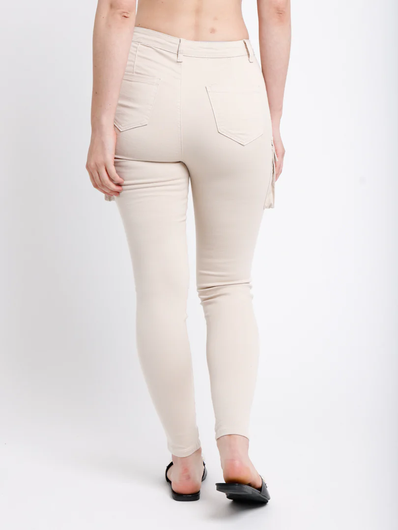 Pantalon cargo skinny avec poches à rabat - Image 14