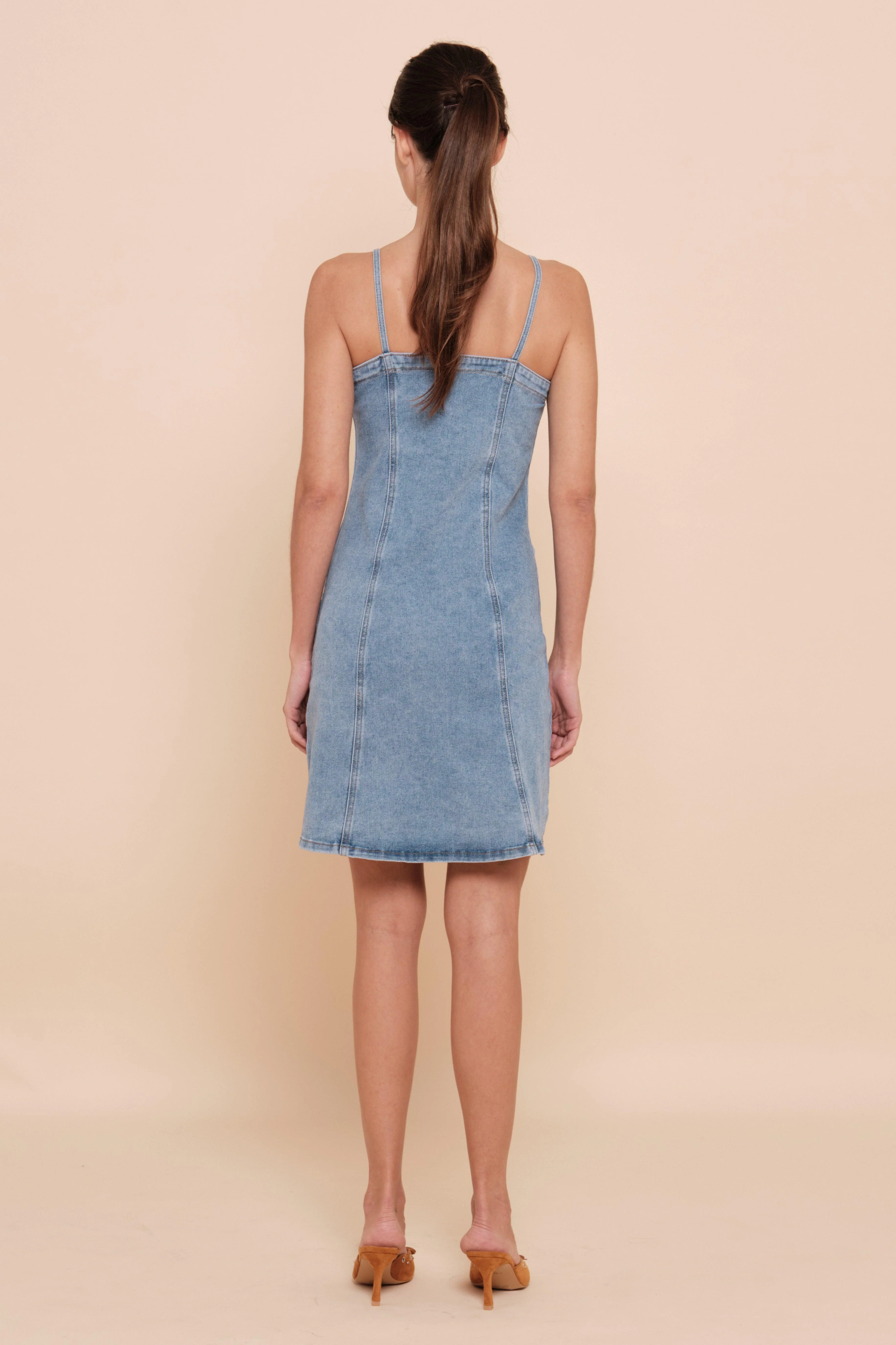 Robe denim courte à bretelle - Image 3