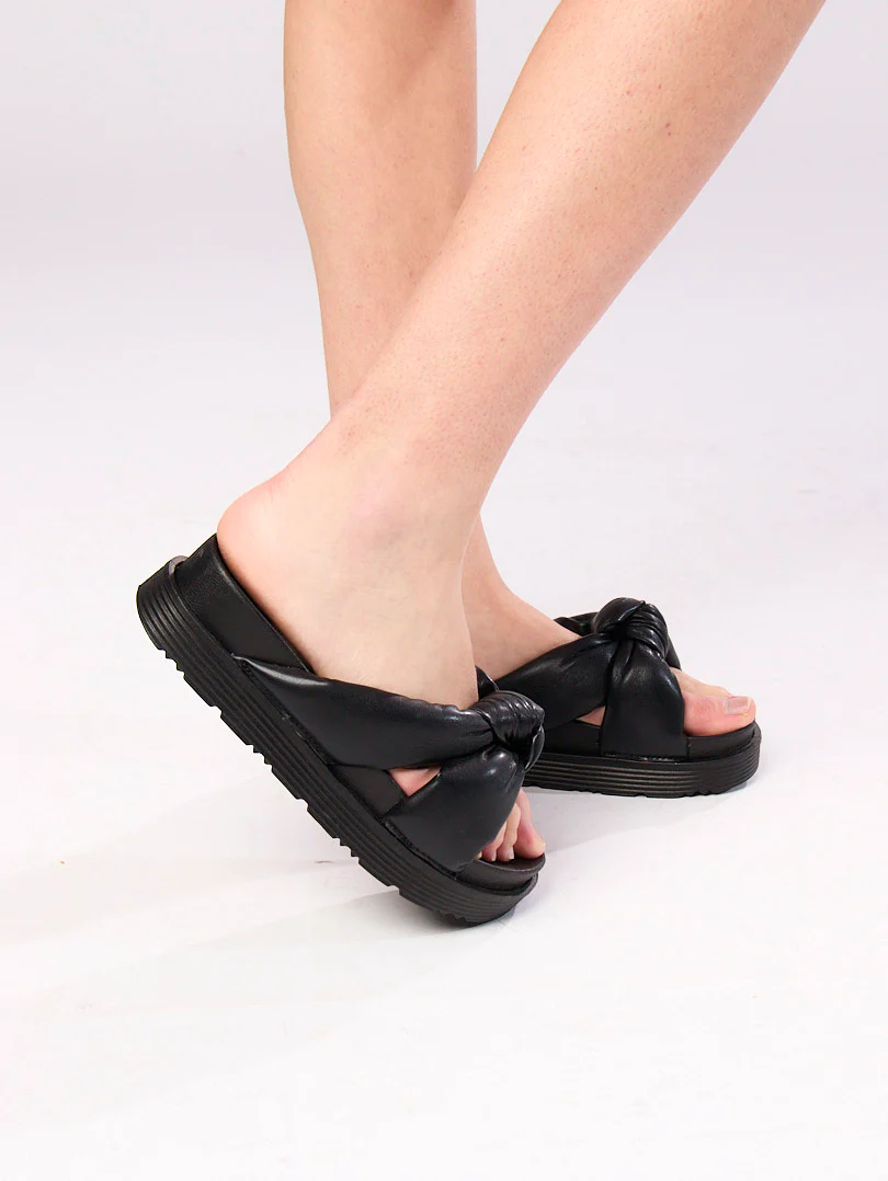 Sandale simili cuir brides matelassées formant un nœud - Image 4